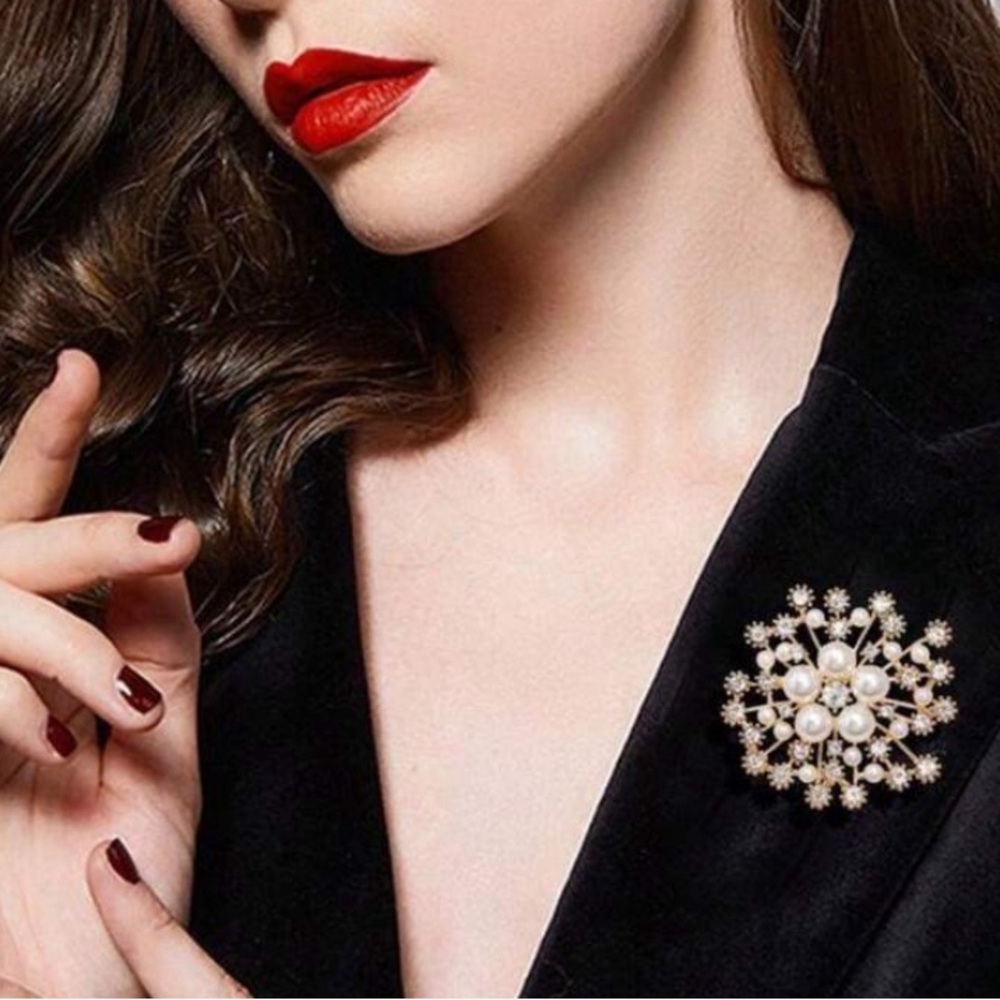 Elegant Pearl and Gold Brooch snowflake pin